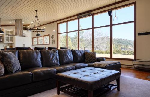 Hot Springs House | Earth Home with Chef's Kitchen