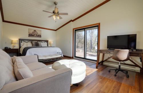 Hot Springs House | Earth Home with Chef's Kitchen