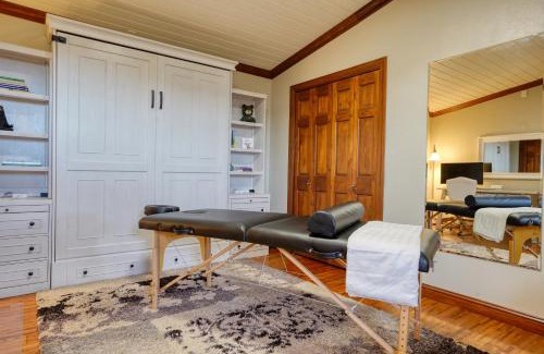 Hot Springs House | Earth Home with Chef's Kitchen