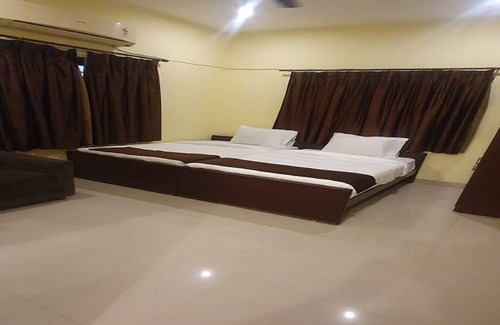 Vadapalani Hotel | Earth Hotel Vadapalani