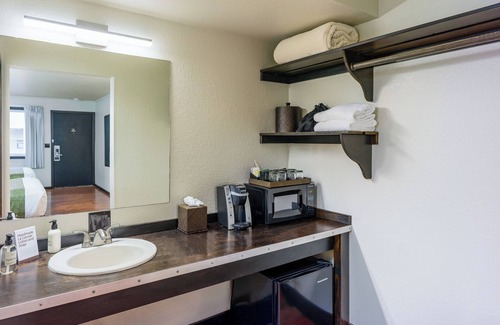 Friday Harbor Hotel | Earthbox Inn & Spa