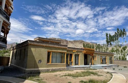 Leh House | Earthhome by Angchok