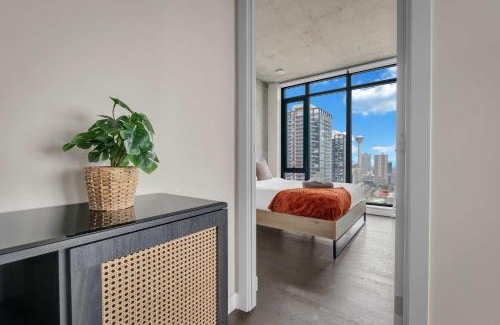 Connaught Apartment | Earthlight Golden Hour Corner