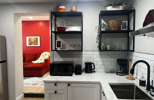 Downtown Apartment | Earthy Tones Summary: