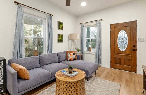 Central East Austin House | East 6th St Home with Private Sauna