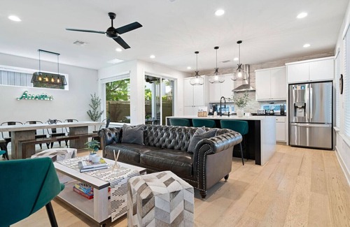 Swede Hill House | East Austin Duo: House + Apt | Walk to Fun