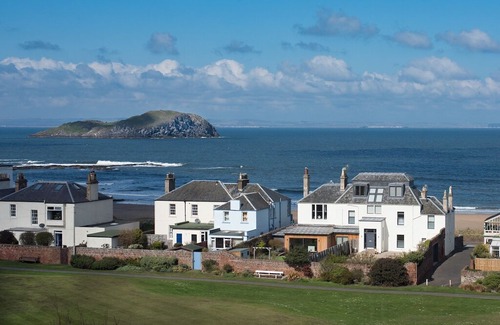 North Berwick House | EAST BAY BEACH HOUSE in North Berwick - sleeping 6+2 in a popular coastal town