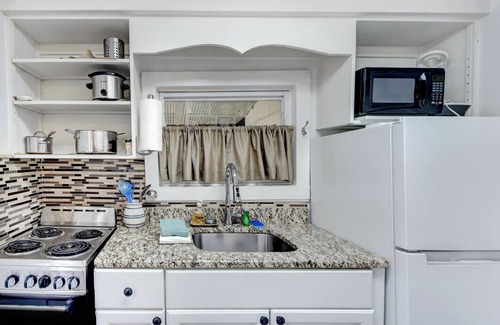 East Beach House | East Beach Bungalow Dog Friendly Best Deal on St. Simons