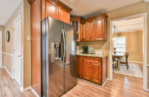East Cobb House | East Cobb Newly Renovated Oasis! 10 min from the Battery and Sports Complex!
