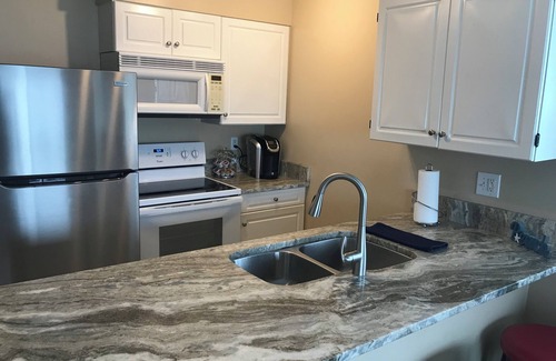 Gulf Shores Condo | EAST CORNER CONDO DIRECT GULF VIEW/2 BEDROOM & 2 BATH/CLOSE 2 PIER