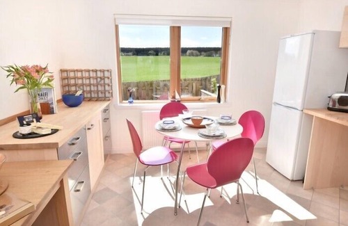 Balloch Cottage | EAST COTTAGE, pet friendly, with a garden in Cawdor