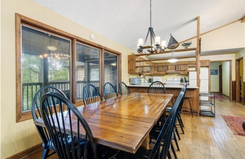 Six Mile House | East Cove Traditional Lake Keowee Lodge