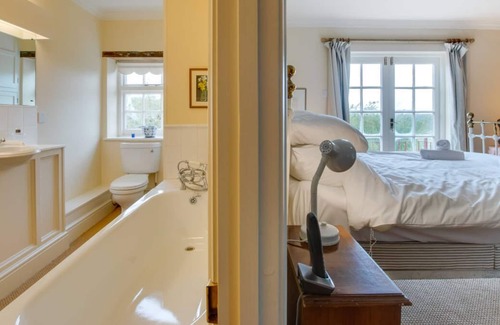 Llangennith House | East Cwm Ivy in the beautiful Swansea
