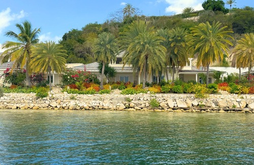 Willikies Villa | East End Antigua Boutique Beachfront Escape
