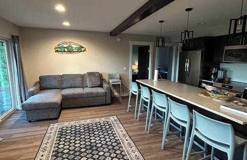 Homer Apartment | East End Swell - NEW- DOWNSTAIRS Retreat with Ocean, Mountain & Glacier Views