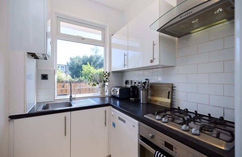 Haringey House | East Finchley Retreat