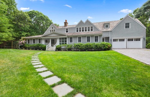 East Hampton House | East Hampton Gem With Heated Pool and Hot tub