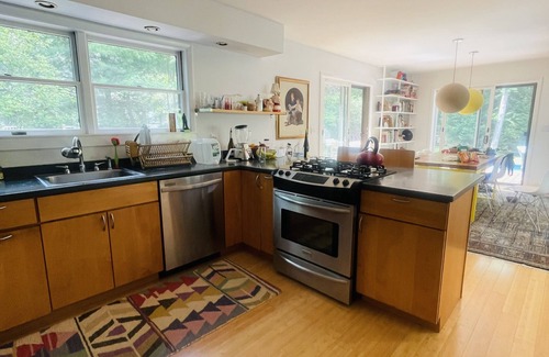 Springs House | EAST HAMPTON JEWELBOX: SALT WATER POOL, JACUZZI, SAUNA, OUTDOOR SHOWER!