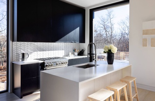 East Hampton House | East Hampton/Sag Harbor Private Modern 3 Acre Retreat