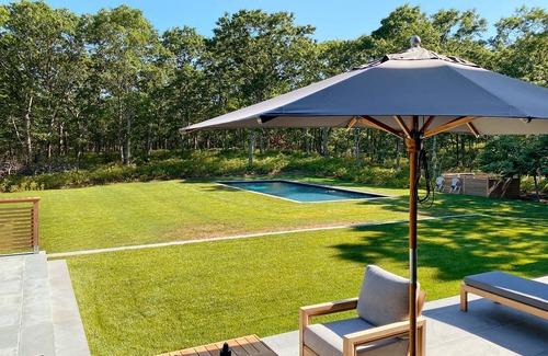 East Hampton House | East Hampton/Sag Harbor Private Modern 3 Acre Retreat