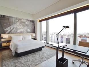 Quarry Bay Hotel | EAST Hong Kong