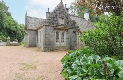 Banchory House | East Lodge - Crathes Castle