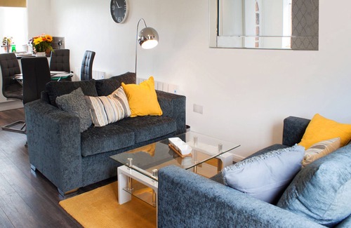 Thrapston Cottage | EAST MIDLAND HOUSE, family friendly, with a garden in Thrapston
