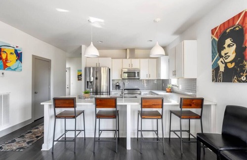 Shelby Hills House | East Nashville Nature House! 3 bd/2.5ba! 1.2 mi to Downtown!City Skyline VIEWS!