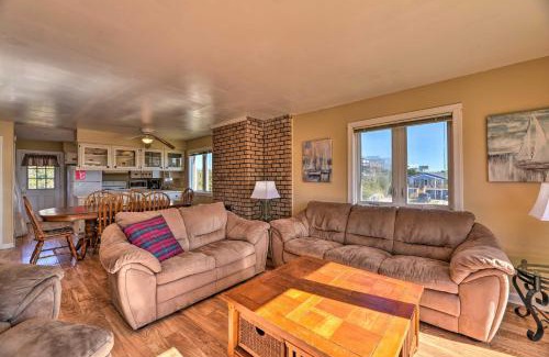 Emerald Isle Apartment | East of the Sun Beachside Apartment with Deck!