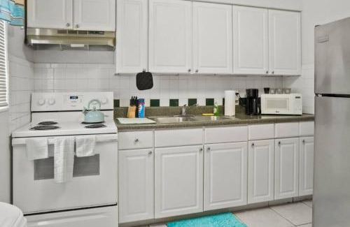 Riviera Beach Apartment | East on Silver Beach 411B