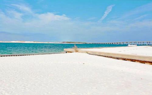 Holiday Isle Apartment | East Pass 308