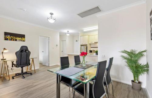 East Perth Apartment | East Perth Apartment with Free Wi-Fi and Parking