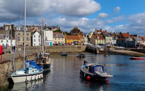 St Monans Apartment | East Pier View- stunning shorefront home