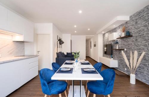 Algrange Apartment | East Side