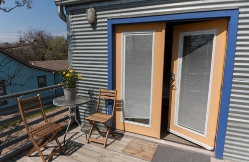 Chestnut Apartment | East Side Modern Studio with Private Deck