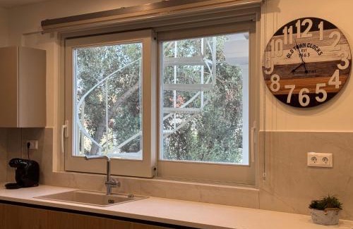 Plaka Apartment | East Side of Acropolis