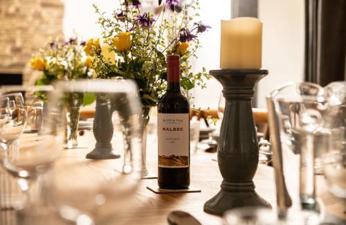 Widegates House | East Trenean Farm Cottages -4 Luxury Cornish Cottages sleeping 20 with hot tubs, private gardens, rural views and EV facilities