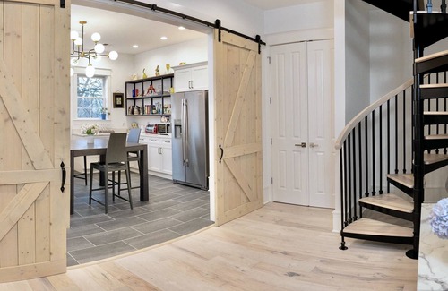 Georgetown House | East + West 2-SUITES 🕊️ Bleubird Studio + Suites -Art Yoga Boutique Stay