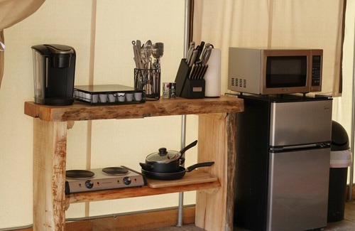 Orderville RV Rental | East Zion Glamping Tent #9 w/AC and Private Bath
