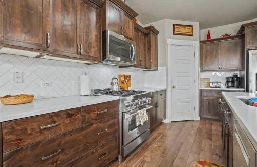 Nampa House | Easter Peak