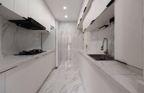Huangpu Apartment | Eastern Hub - Super Rare 4-Bedroom APT, Yuyuan Garden within walkin distance