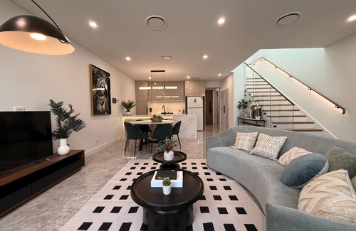 Eastgardens Villa | Eastgardens 4Bed 3Bath Brand New Townhouse 2 Car