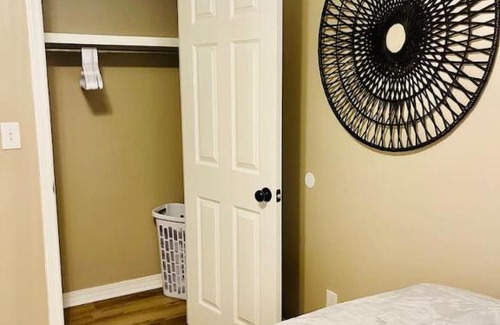 Hammond Apartment | Eastgate 22A