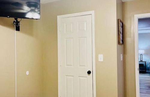 Hammond Apartment | Eastgate 22A