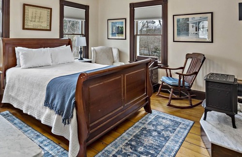 Eastham Apartment | Eastham Carriage House Retreat - The Captain's Room