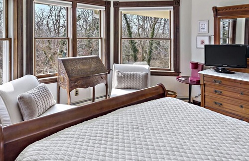 Eastham Apartment | Eastham Carriage House Retreat - The Seacrest Room