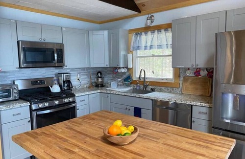 Deer Isle Cottage | Eastman's Seaside Cottage with Private Beach