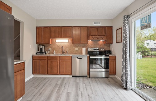 Gahanna House | EASTON TOWNE CENTER 4 bed, 2 full bath home w/ big yard