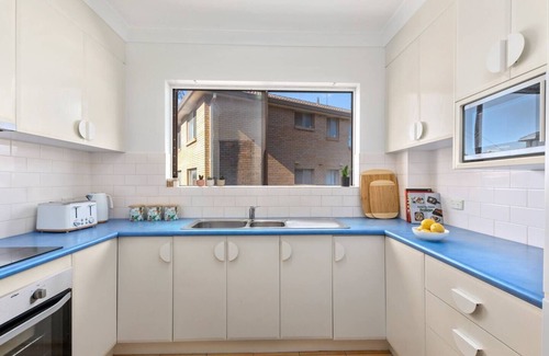 Wollongong CBD Apartment | Eastons Escape Light filled and Centrally Located