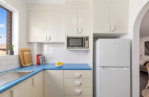 Wollongong CBD Apartment | Eastons Escape Light filled and Centrally Located
